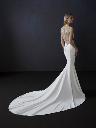 Pronovias Prive wedding gown with stylish and structured silhouette.