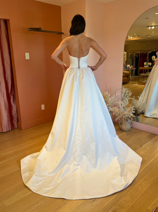 Sweetheart mikado ballgown