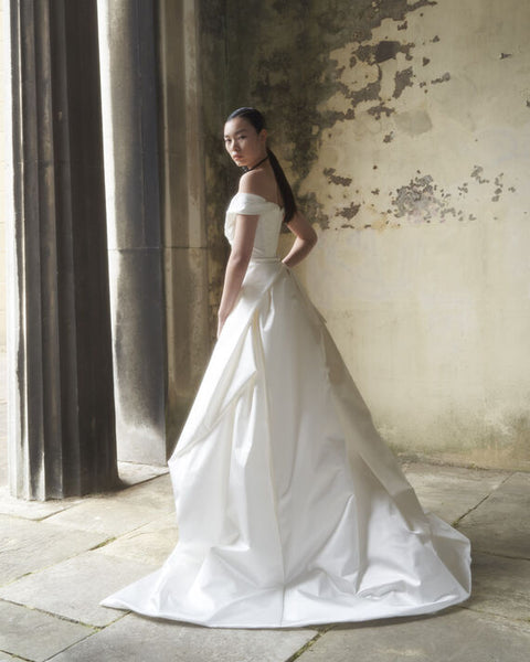 Vivienne Westwood Diva Train in Naia Satin – Baroque Wedding
