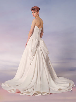 Viktor&Rolf luxury bridal gown in mikado showcasing couture draping, bespoke detailing, and iconic design heritage