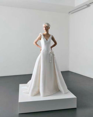 VRM502 - GLYCINE BLOOMS A-LINE