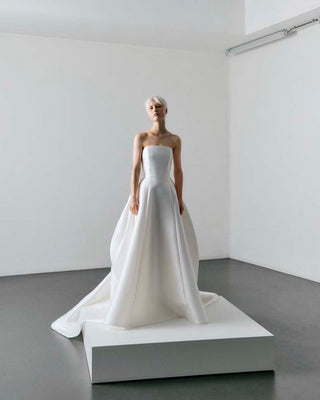 VRM505 - BUSTLED BACK A-LINE