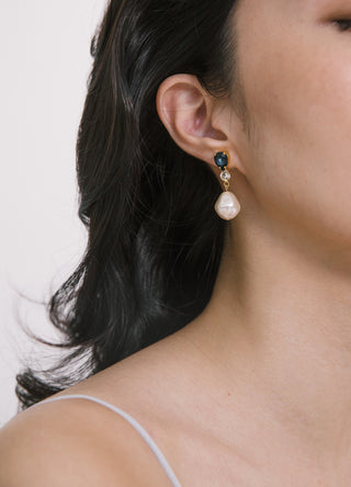 Exquisite evening earrings with geometric crystals and a baroque pearl drop for luxurious glamour
