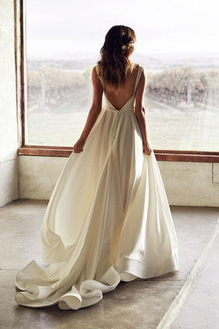 Cleo Goddess by Anna Campbell – Dramatic Crepe Wedding Gown with Plunging Neckline & Open Back