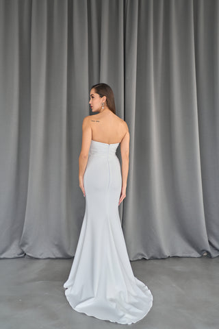 Timeless bridal gown with a strapless sweetheart neckline and a seamless crepe mermaid design.