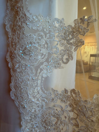 Cathedral Veil – Royal Lace Edge