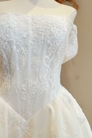 Amélie lace ballgown