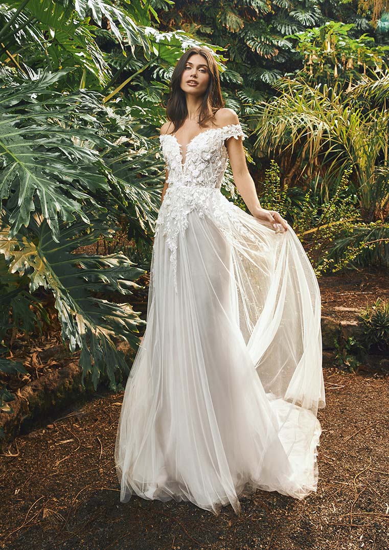 Lenkois Gown by Pronovias Beaded Lace & Tulle Bridal Dress Nadia's Lenkois Gown by Pronovias Beaded Lace & Tulle Bridal Dress Nadia's