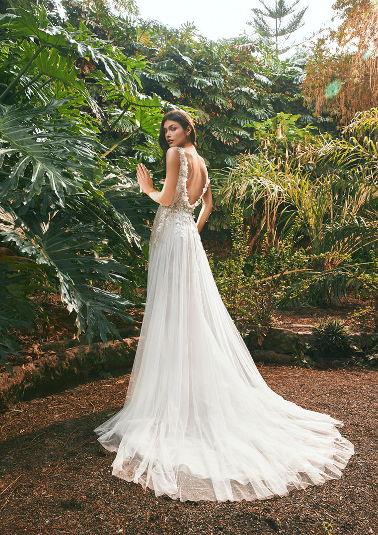 Lenkois Gown by Pronovias Beaded Lace & Tulle Bridal Dress Nadia's Lenkois Gown by Pronovias Beaded Lace & Tulle Bridal Dress Nadia's
