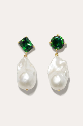 Refined earrings featuring a fusion of baroque pearls and zirconia, set in luxurious recycled gold vermeil.