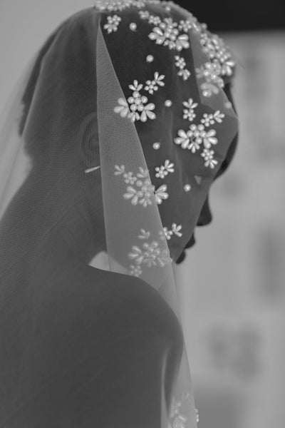 NIB Anthropologie Bridal A.B. Ellie Sonia Fingertip Veil Floral Ivory A.B. Ellie Sonia Fingertip Veil | Anthropologie main image 4
