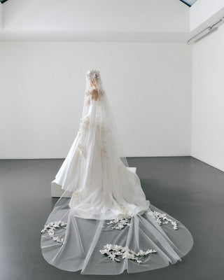 VRM522V - ETHEREAL GLYCINE BLOSSOMS VEIL