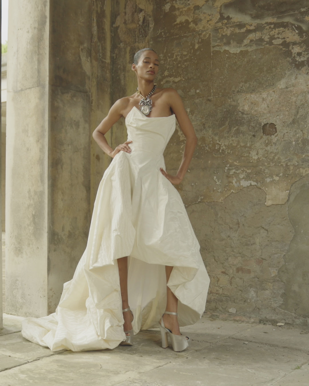 【美品】ViVienneWestwood casket Victoria Gown by Vivienne Westwood – Asymmetric Tiered